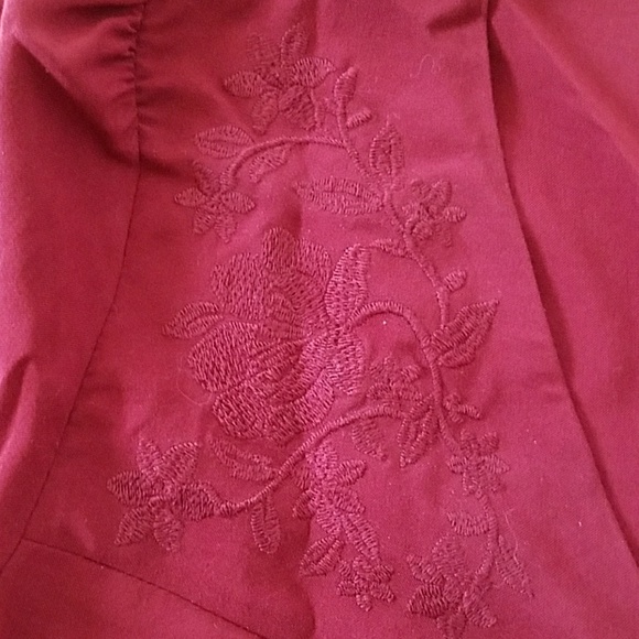 NWT blouse w/ flared sleeves size Medium - Picture 2 of 5